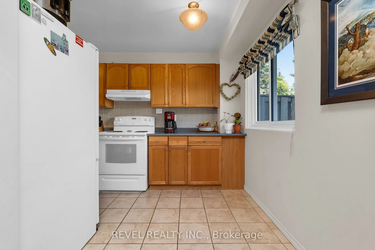 28, Donald, Queen's Park, Barrie