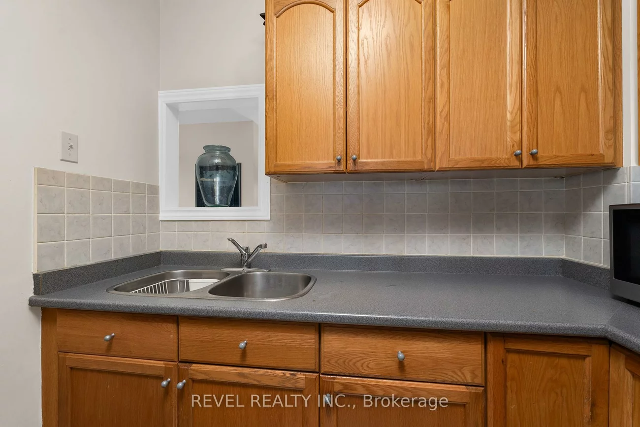 28, Donald, Queen's Park, Barrie