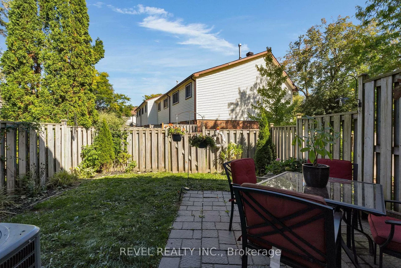 28, Donald, Queen's Park, Barrie