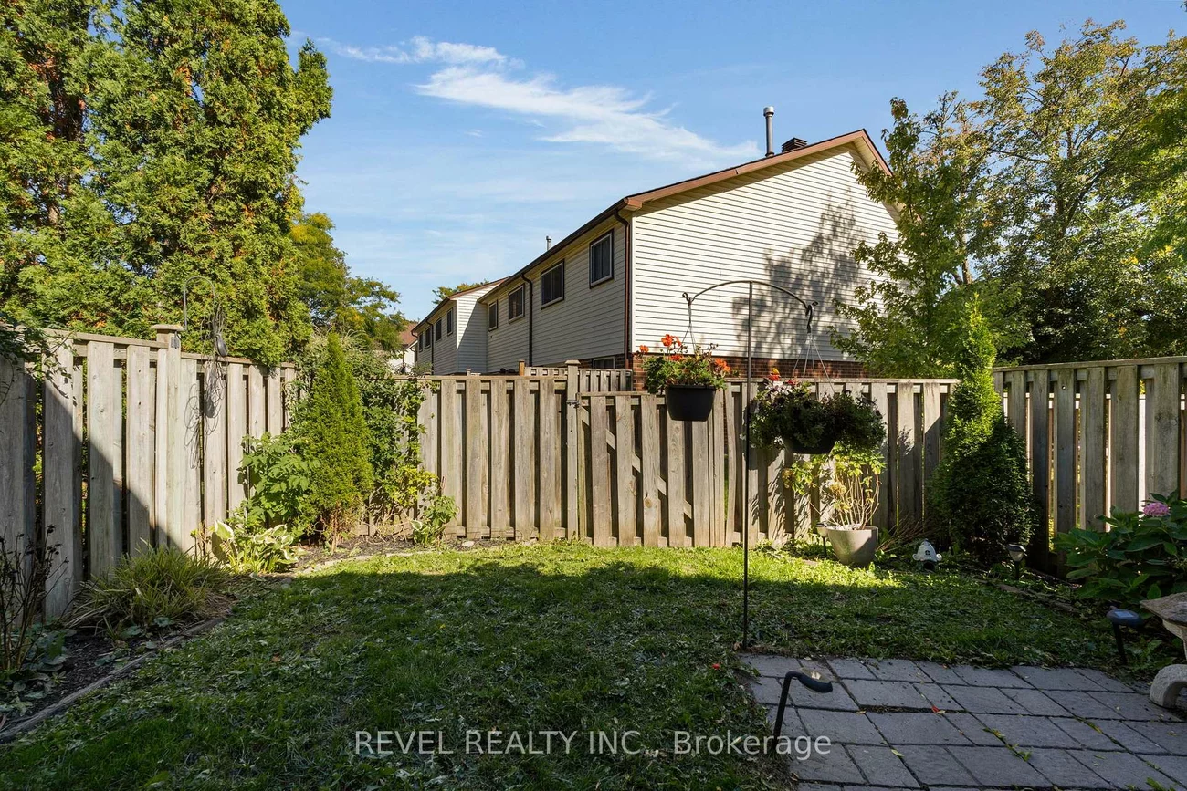 28, Donald, Queen's Park, Barrie