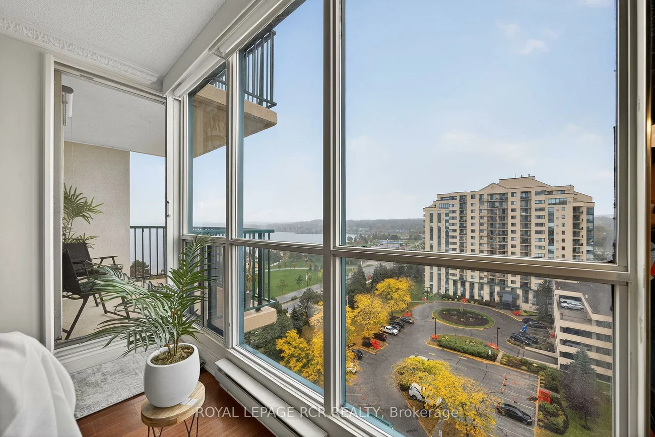 65, Ellen, City Centre, Barrie