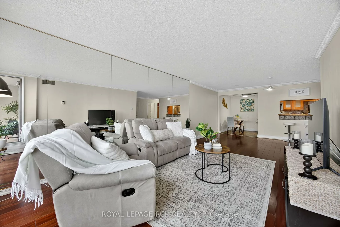 65, Ellen, City Centre, Barrie