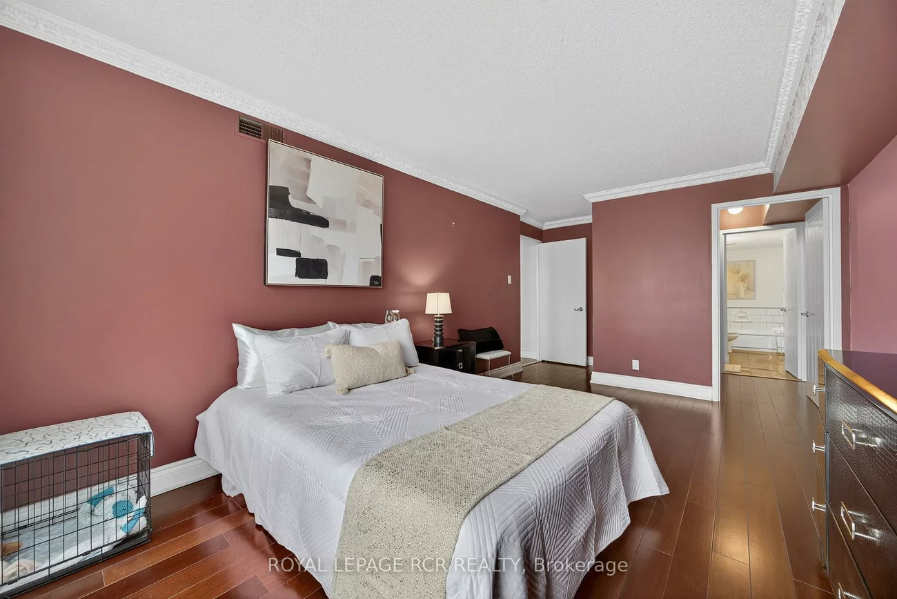 65, Ellen, City Centre, Barrie