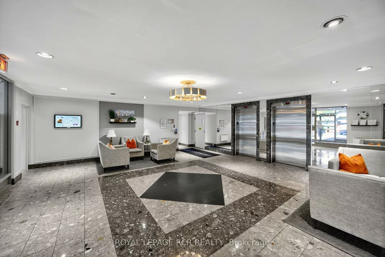 65, Ellen, City Centre, Barrie