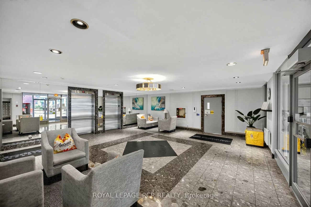 65, Ellen, City Centre, Barrie