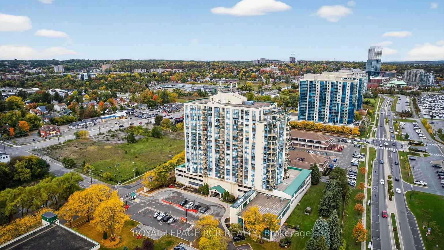 65, Ellen, City Centre, Barrie