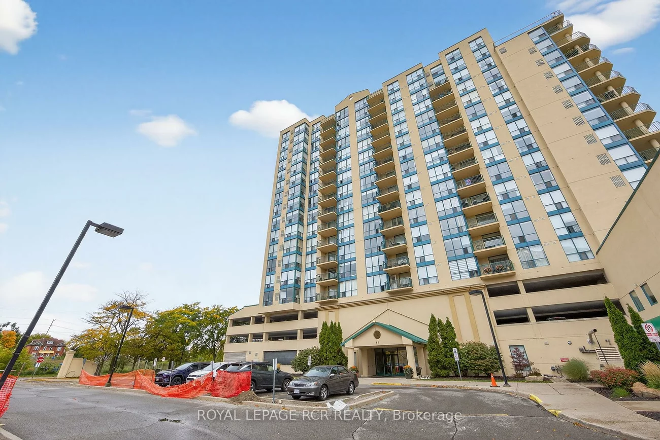 65, Ellen, City Centre, Barrie