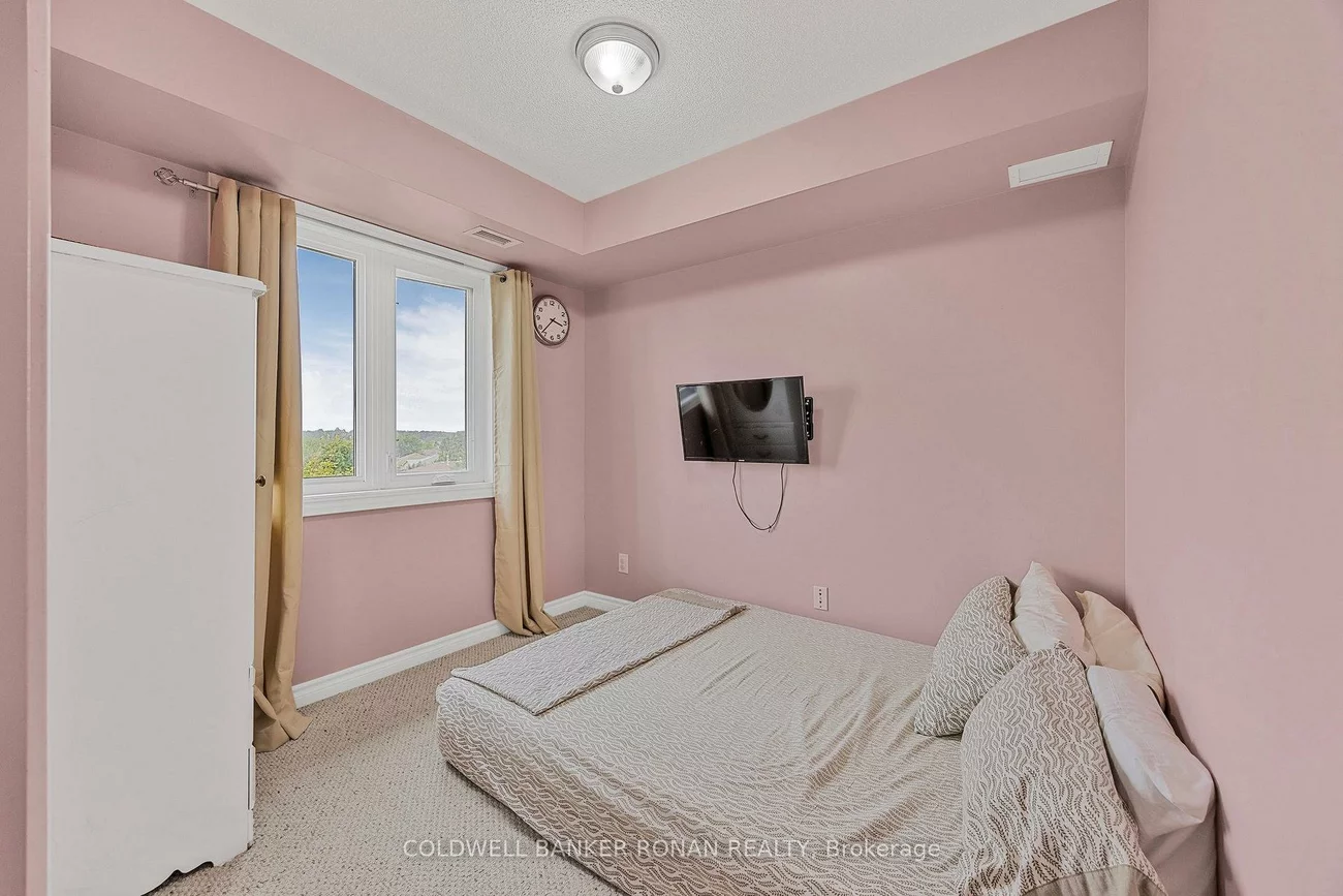 500, Mapleview, Holly, Barrie