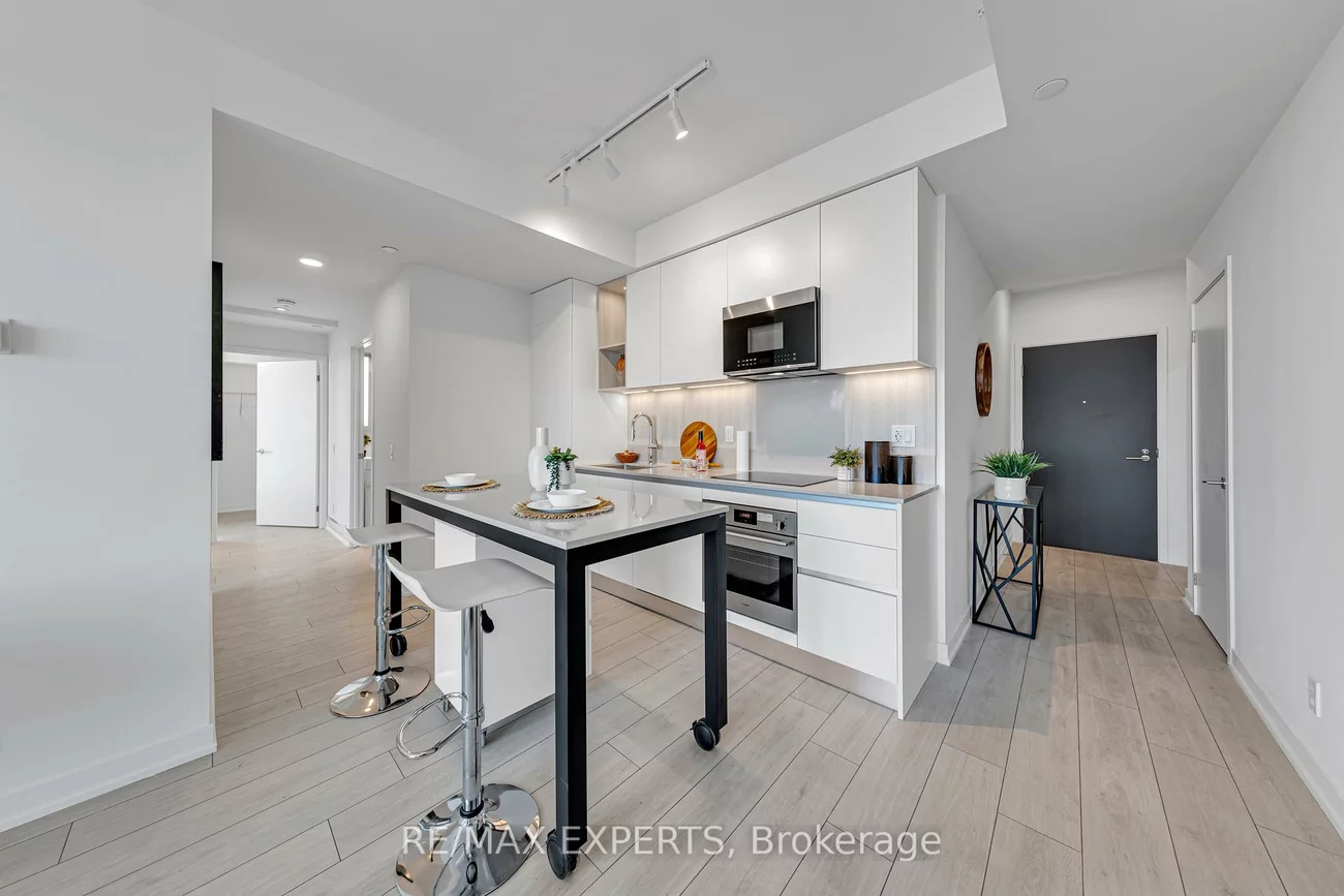 39, Mary, City Centre, Barrie