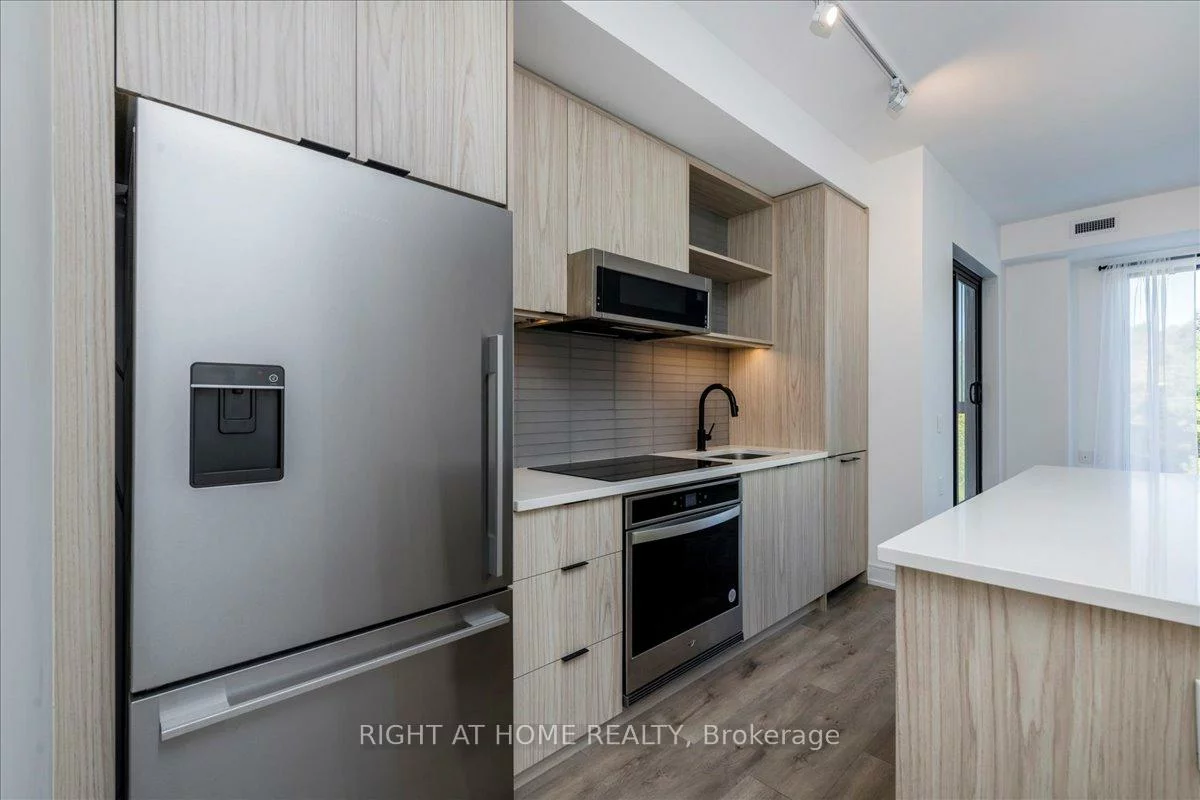 185, Dunlop, Lakeshore, Barrie