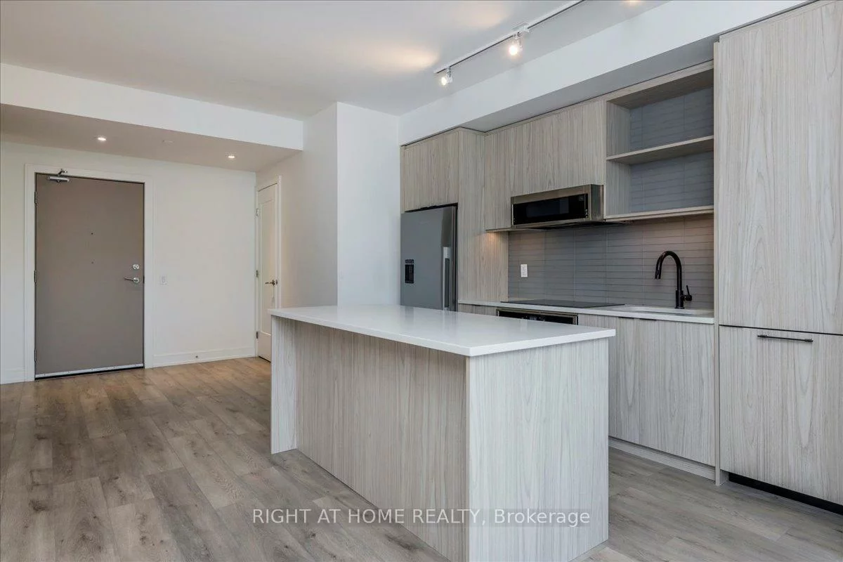 185, Dunlop, Lakeshore, Barrie