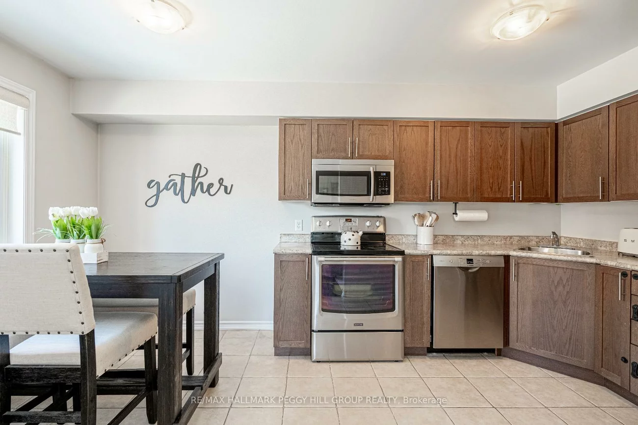 25, Madelaine, Painswick South, Barrie