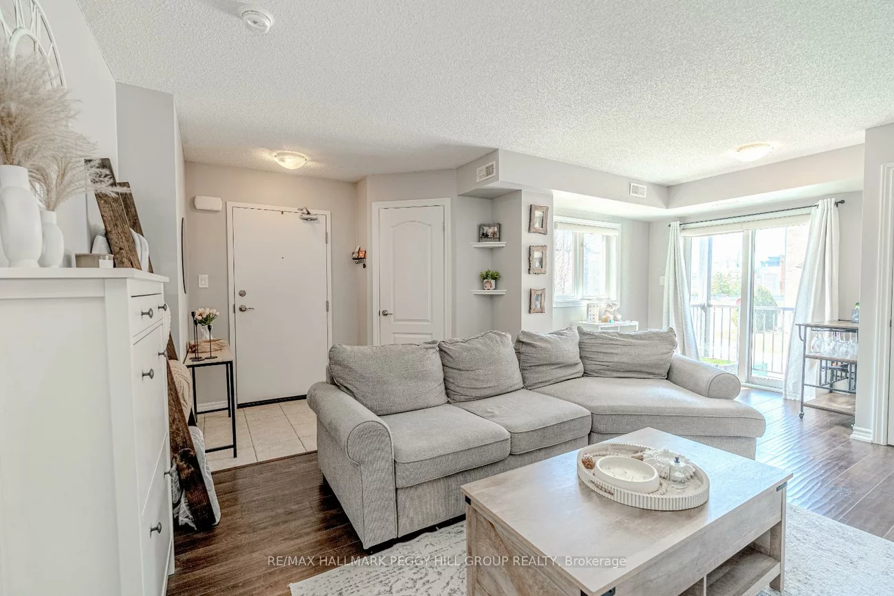 25, Madelaine, Painswick South, Barrie