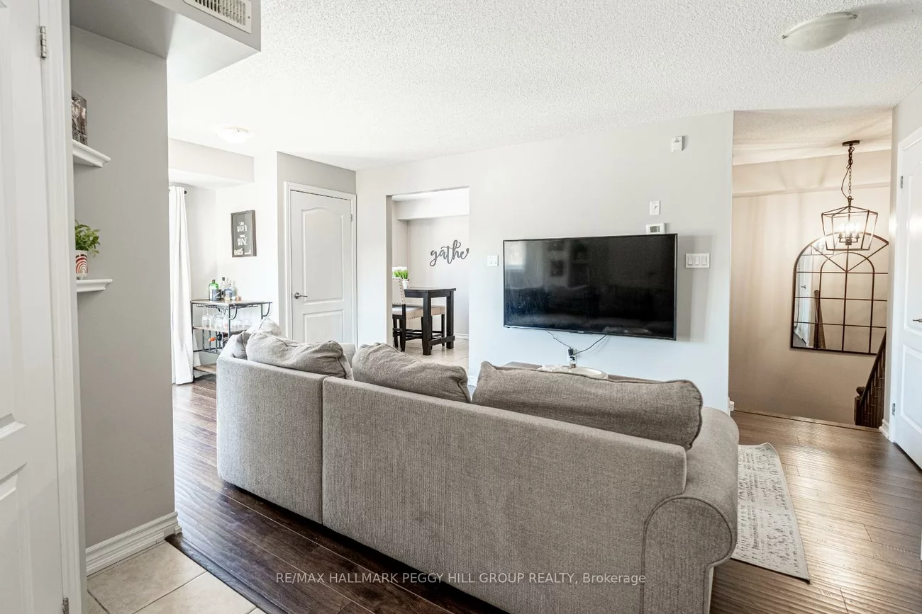 25, Madelaine, Painswick South, Barrie