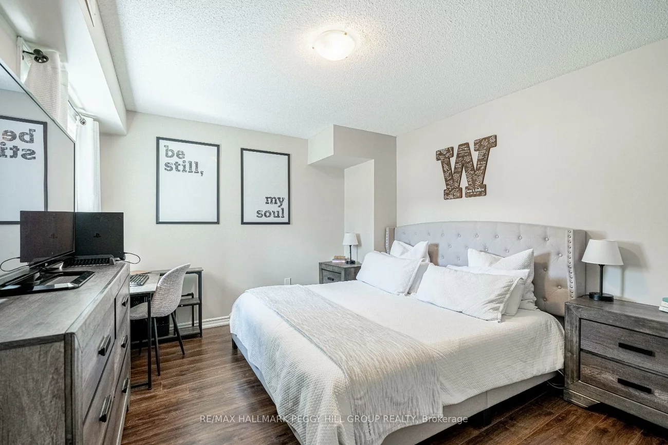 25, Madelaine, Painswick South, Barrie