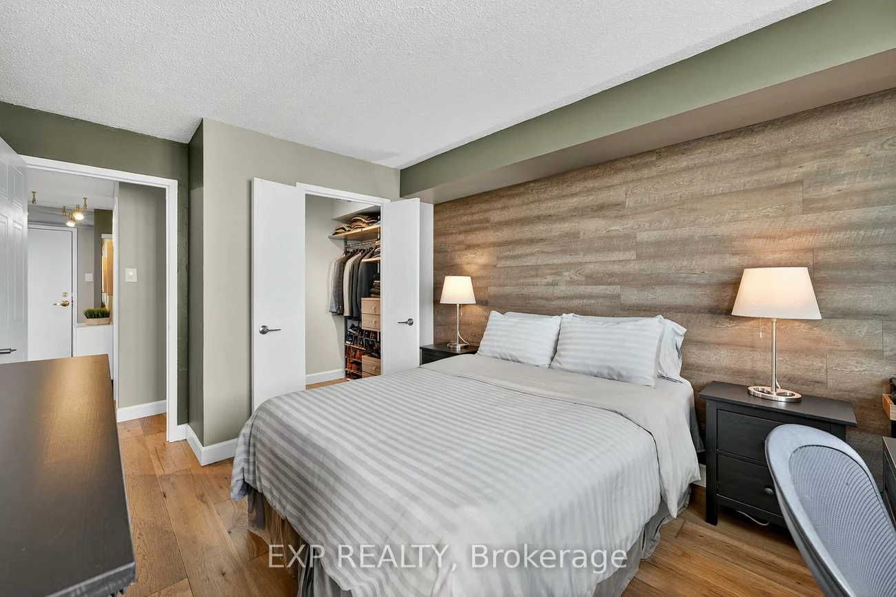 75, Ellen, City Centre, Barrie