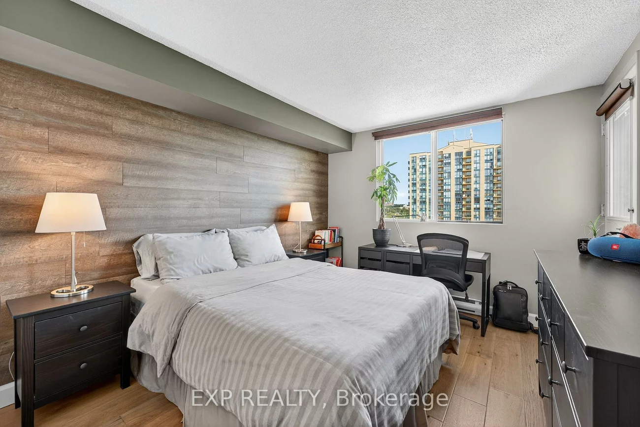 75, Ellen, City Centre, Barrie