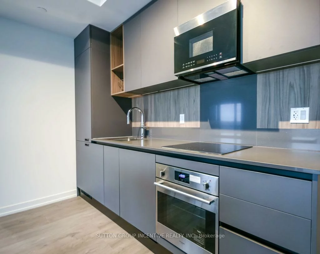 39, Mary, City Centre, Barrie