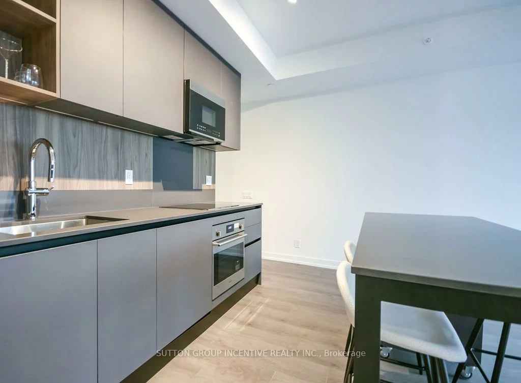 39, Mary, City Centre, Barrie