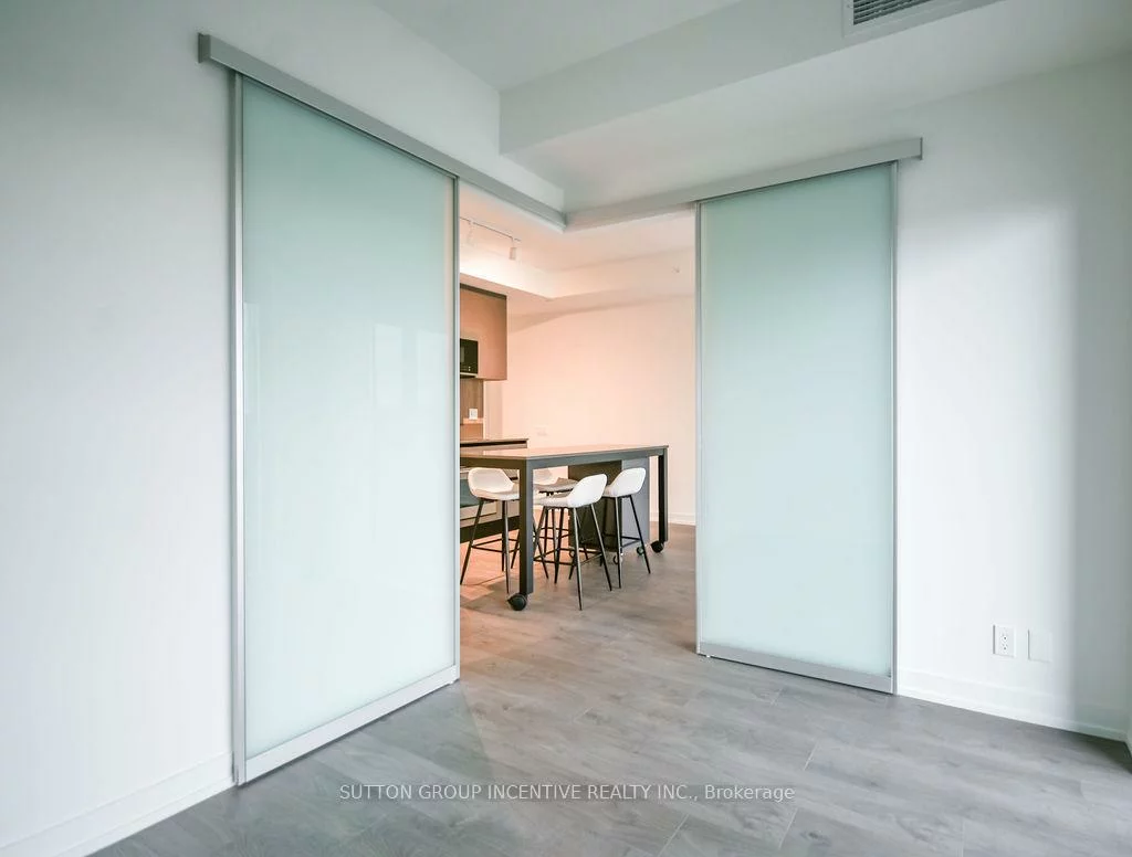 39, Mary, City Centre, Barrie