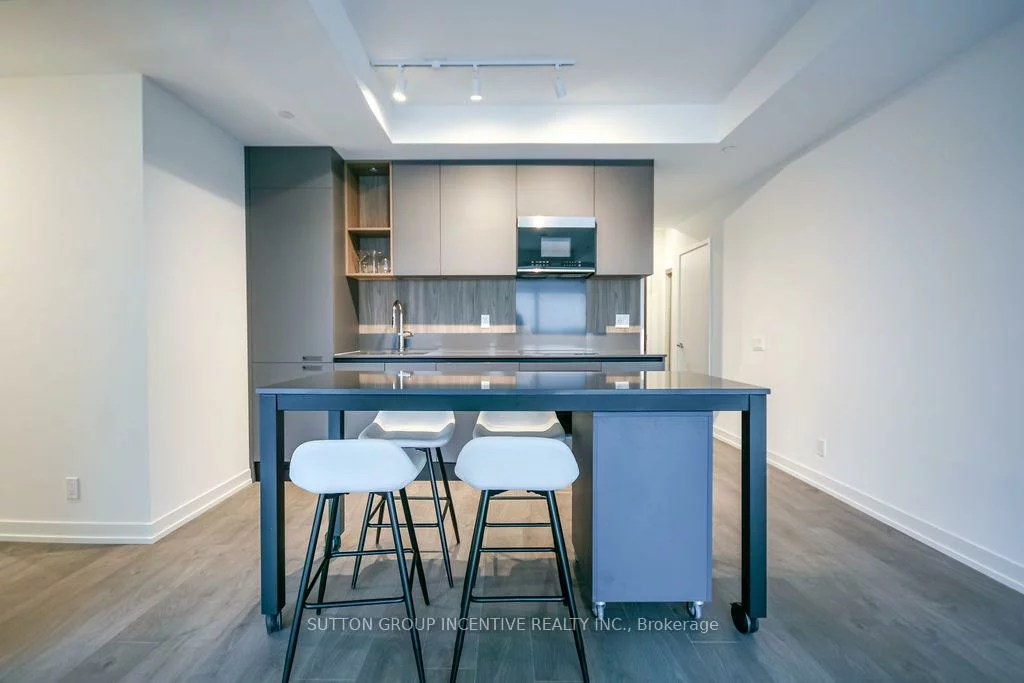 39, Mary, City Centre, Barrie