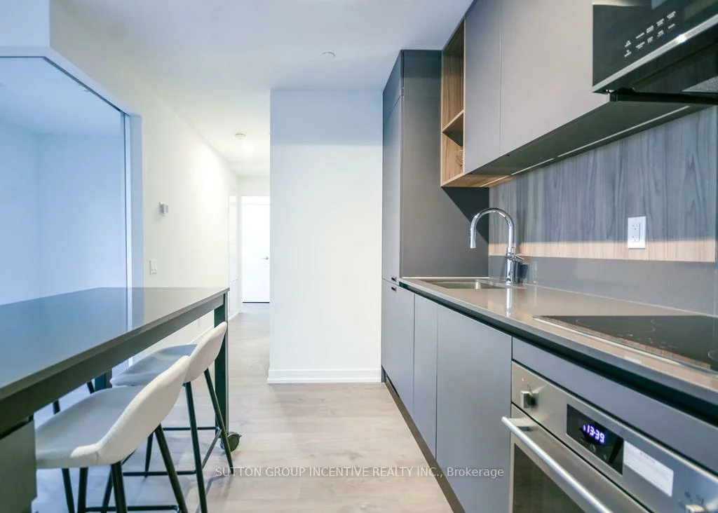 39, Mary, City Centre, Barrie