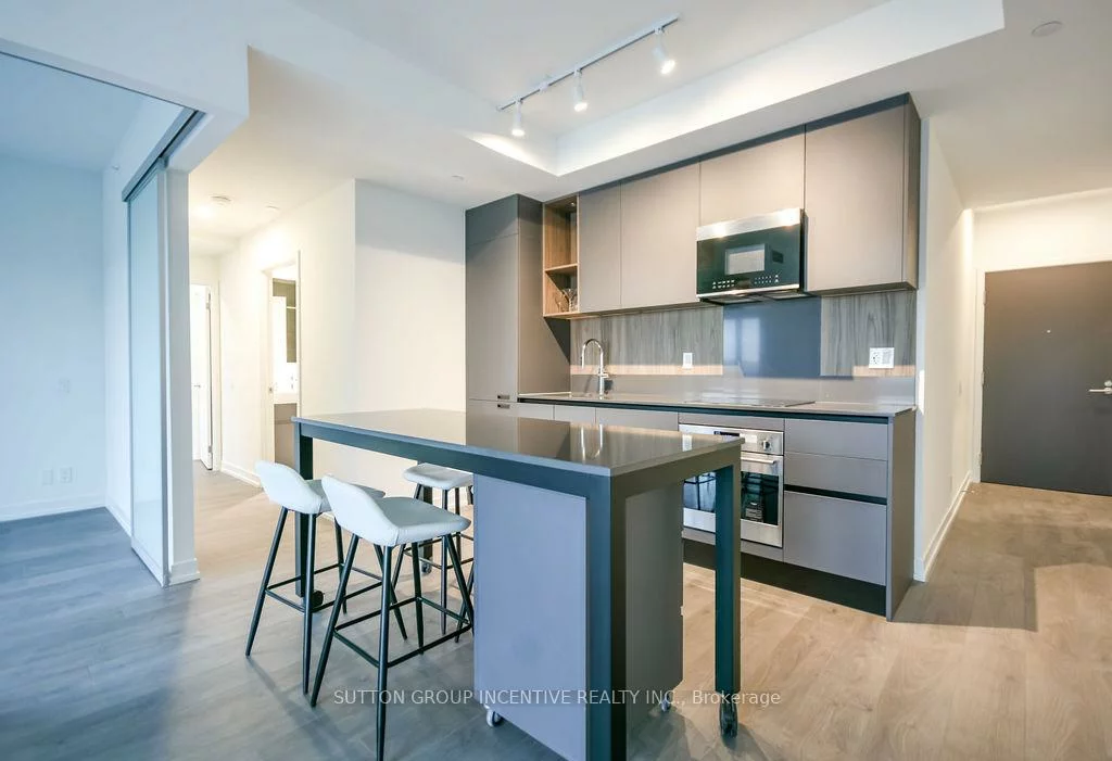 39, Mary, City Centre, Barrie