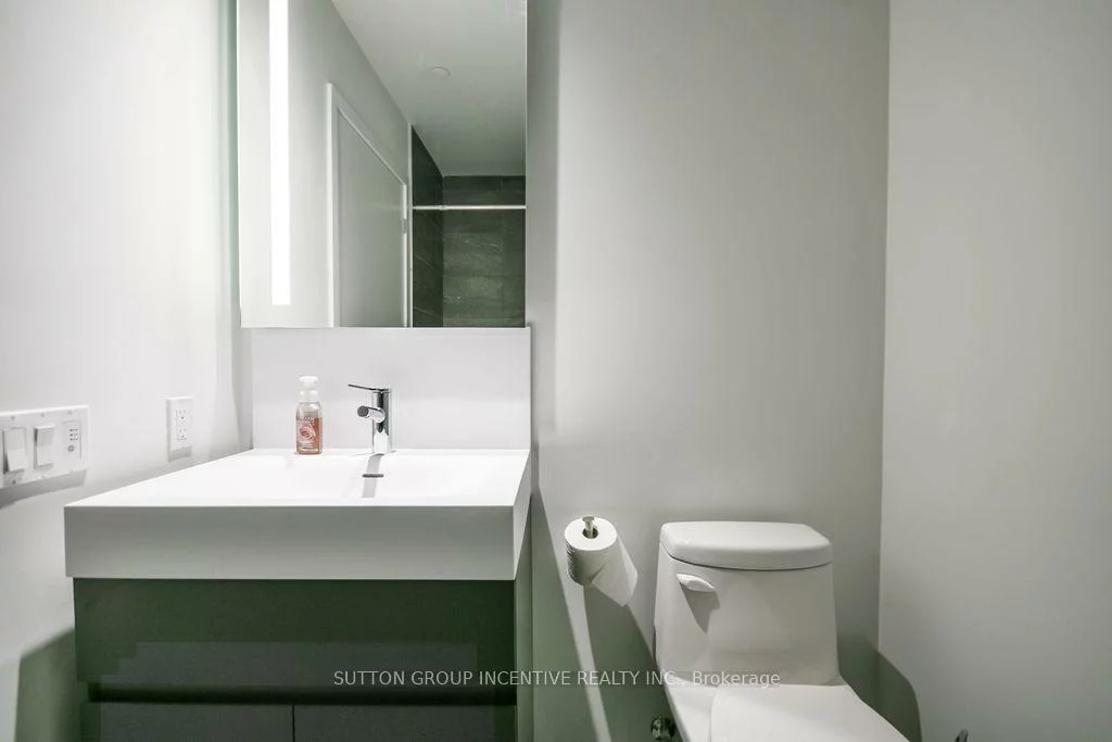 39, Mary, City Centre, Barrie