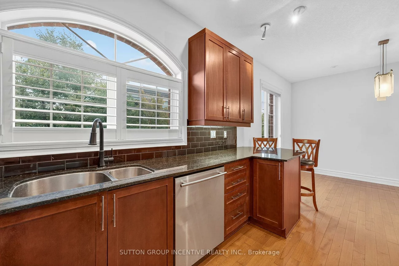 23, White Oaks, Lakeshore, Barrie