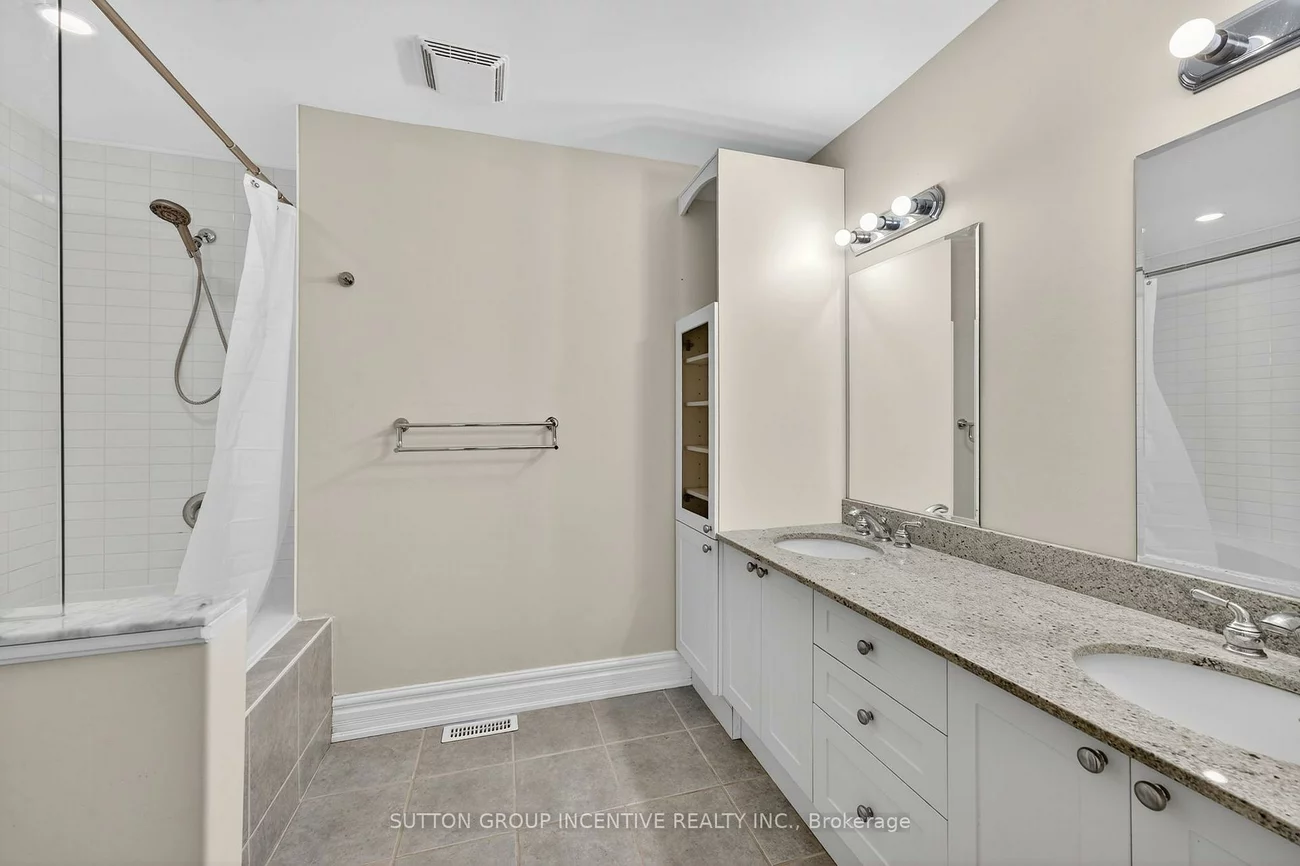 23, White Oaks, Lakeshore, Barrie