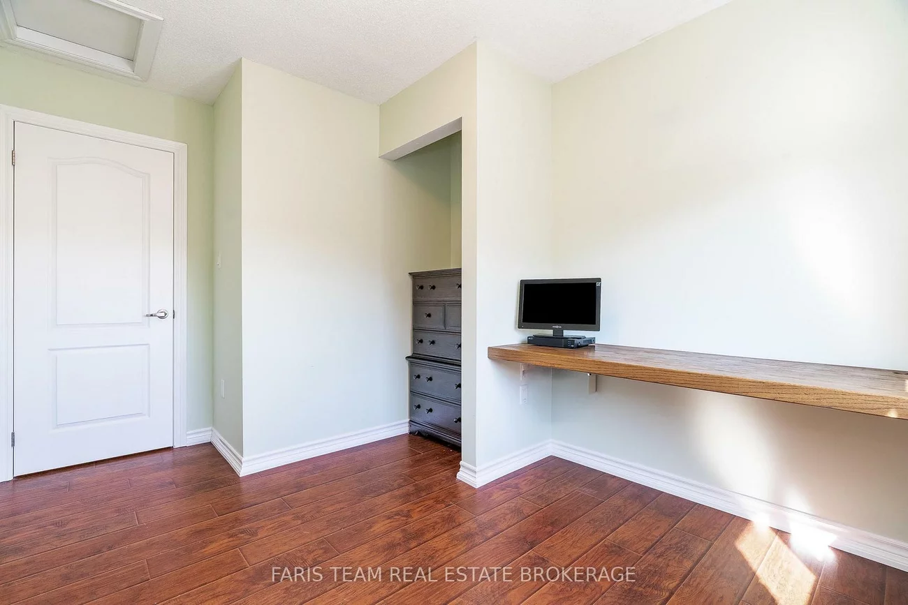 30, Southwoods, Holly, Barrie