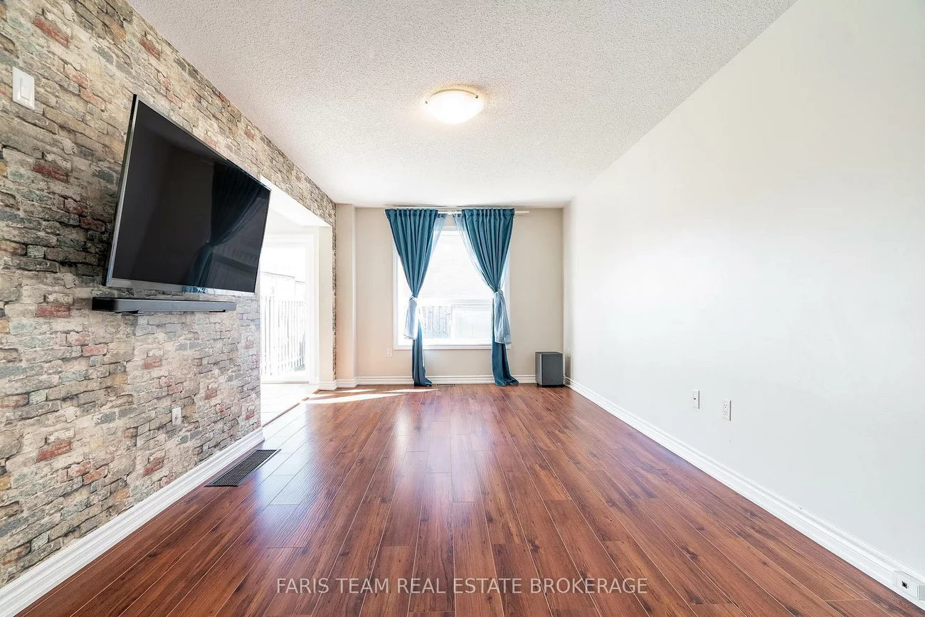 30, Southwoods, Holly, Barrie