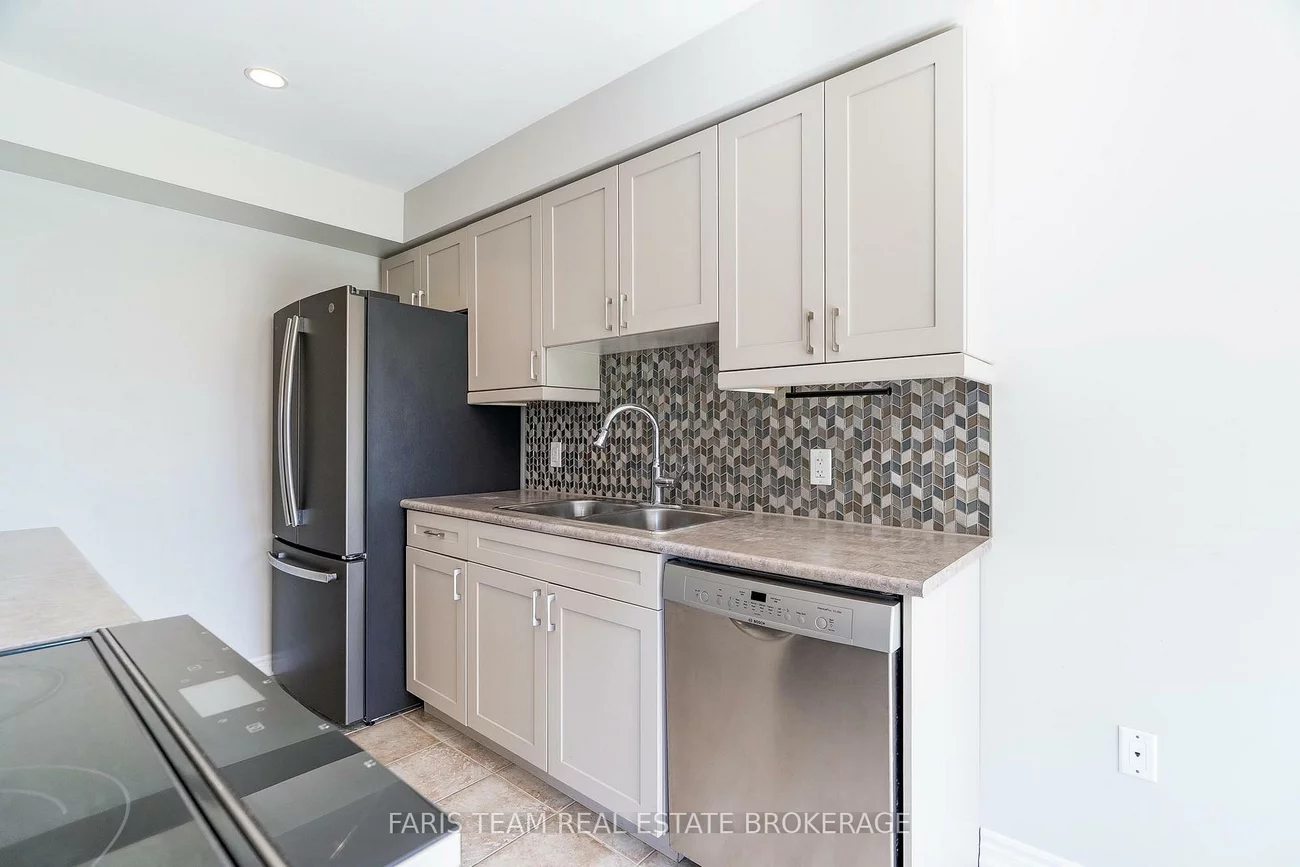 30, Southwoods, Holly, Barrie