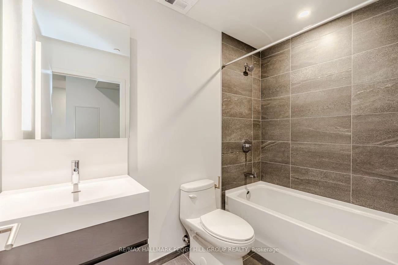 39, Mary, City Centre, Barrie