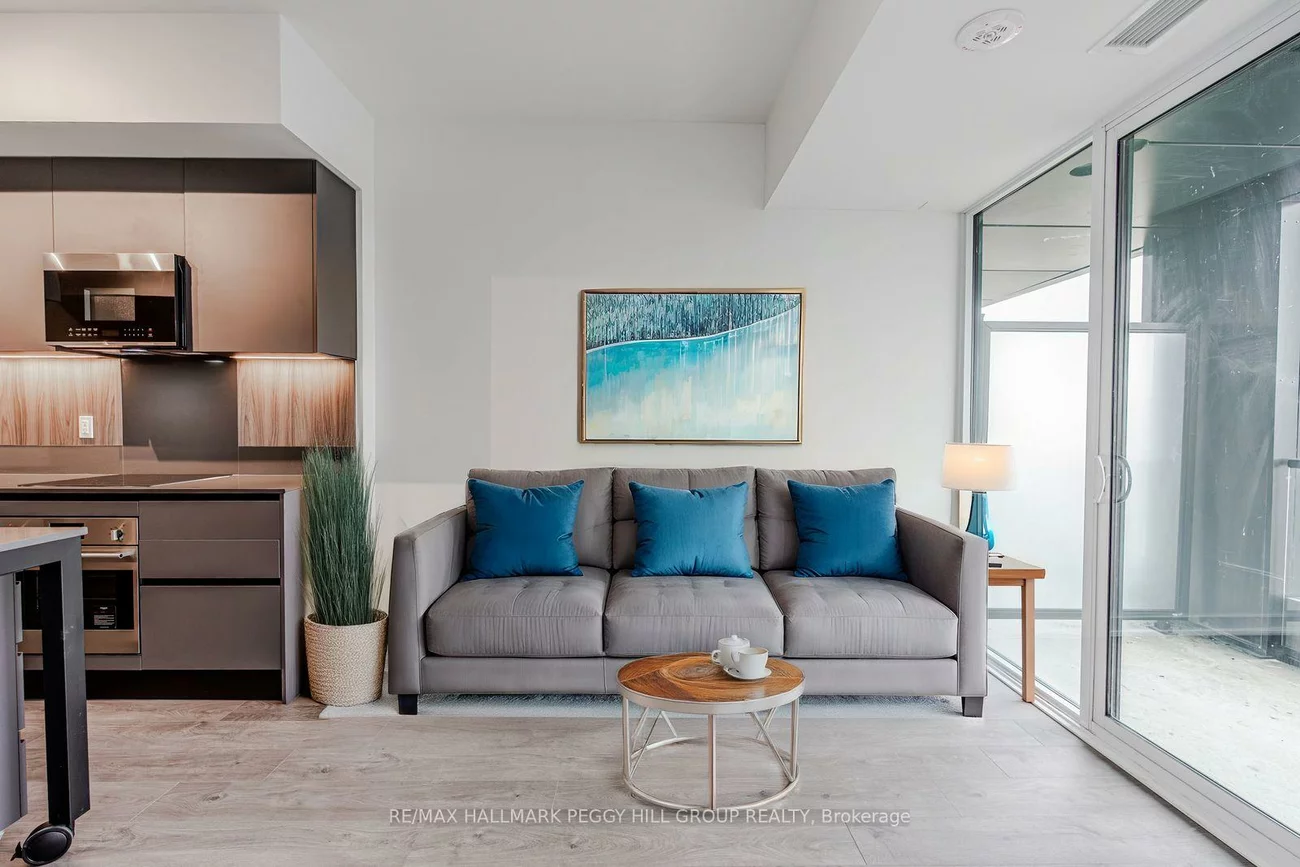 39, Mary, City Centre, Barrie