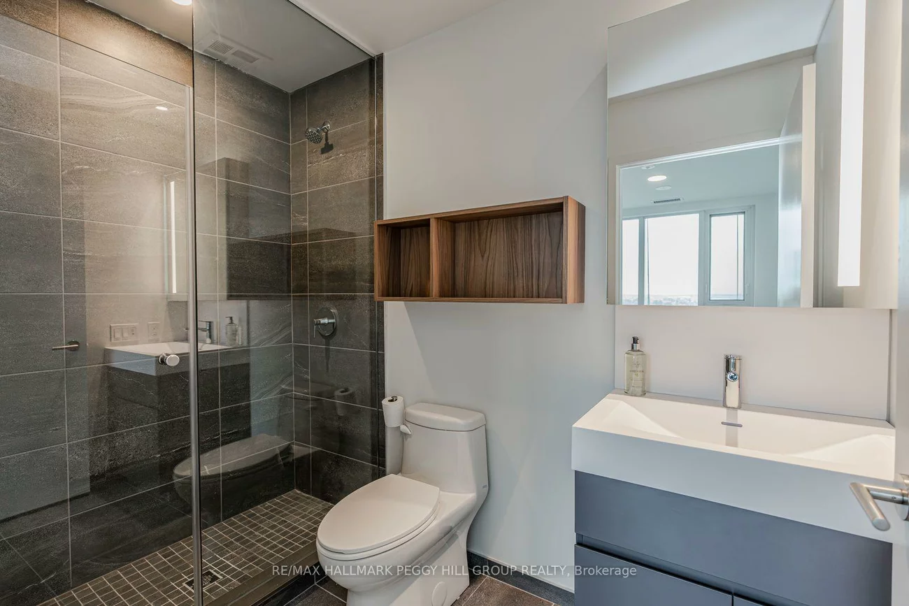 39, Mary, City Centre, Barrie