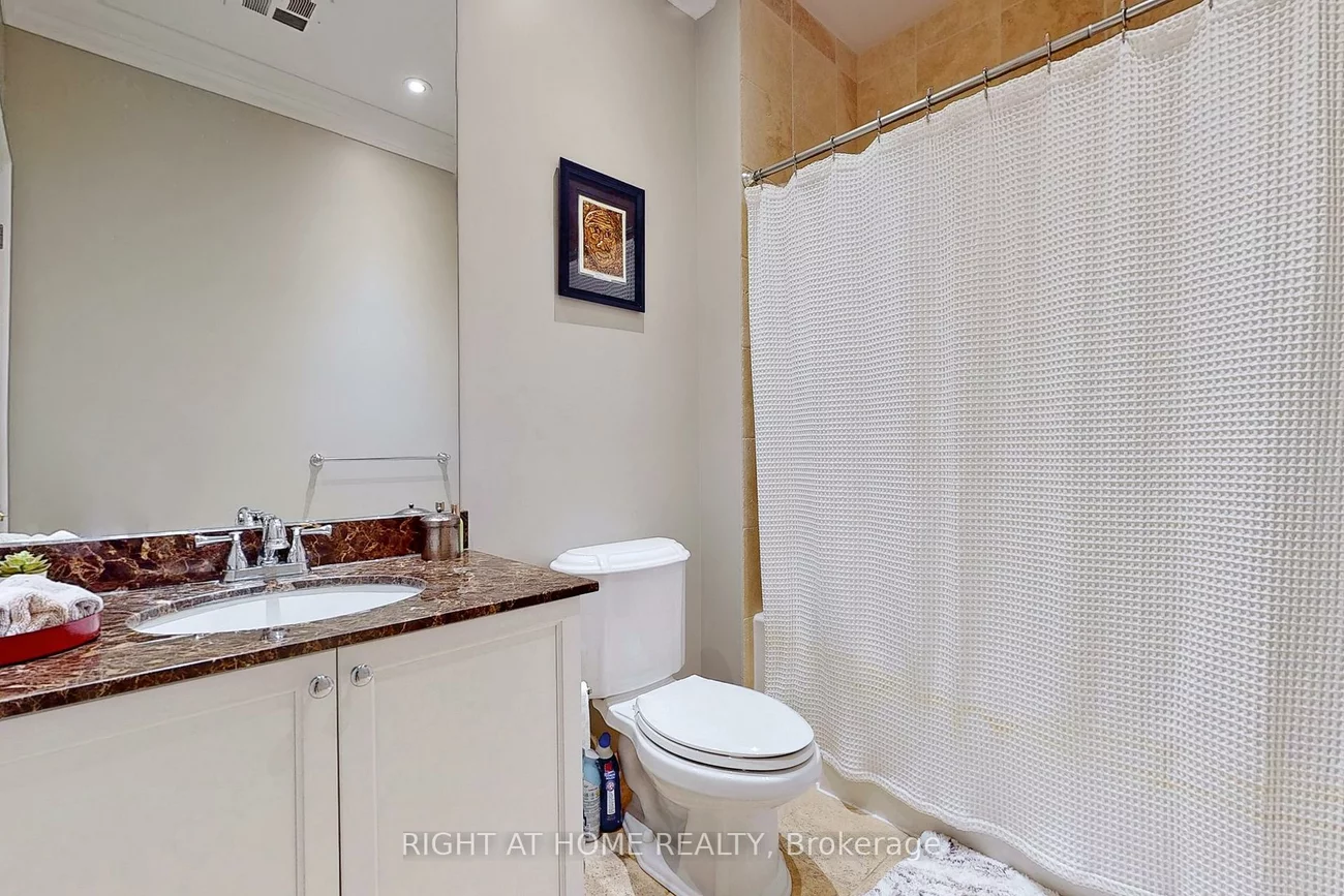 37, Ellen, Lakeshore, Barrie