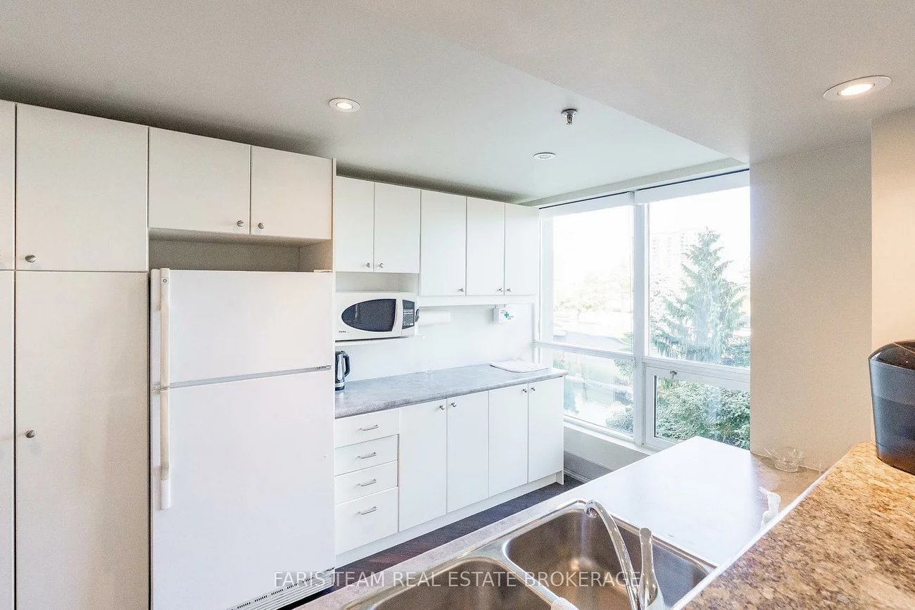 2, Toronto, City Centre, Barrie