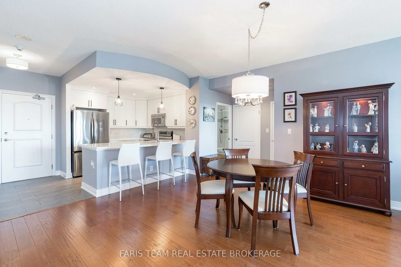 2, Toronto, City Centre, Barrie