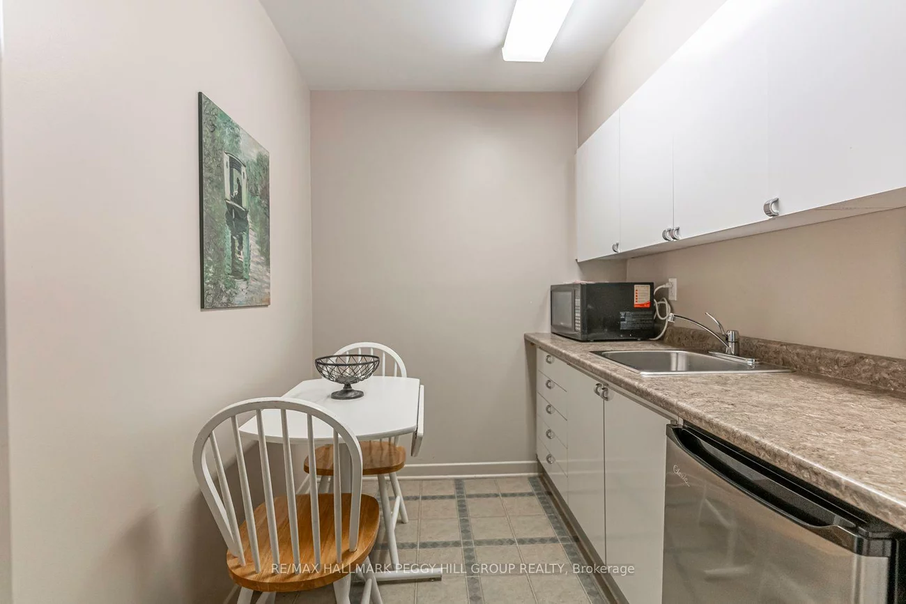 181, Collier, North Shore, Barrie