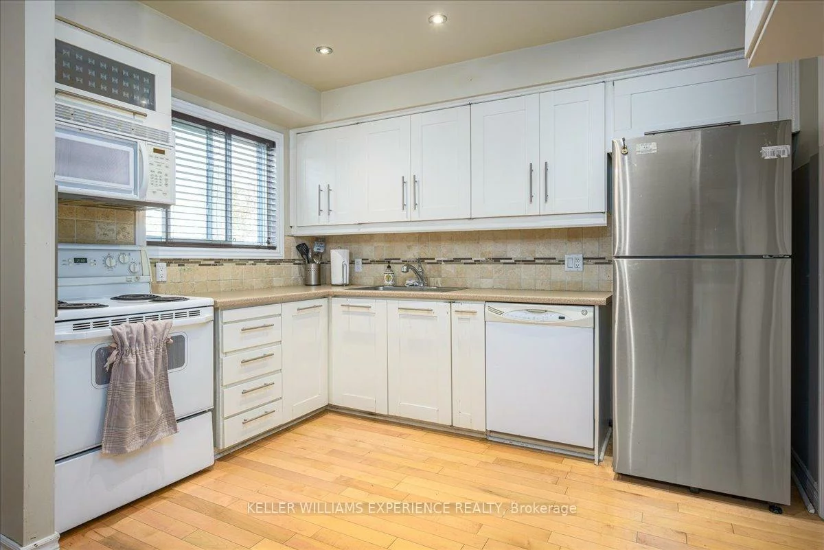 237, Steel, Codrington, Barrie