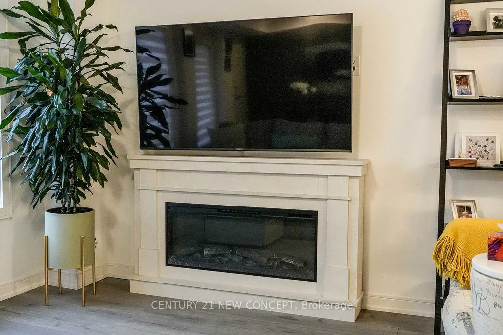 32, Magnolia, Innis-Shore, Barrie