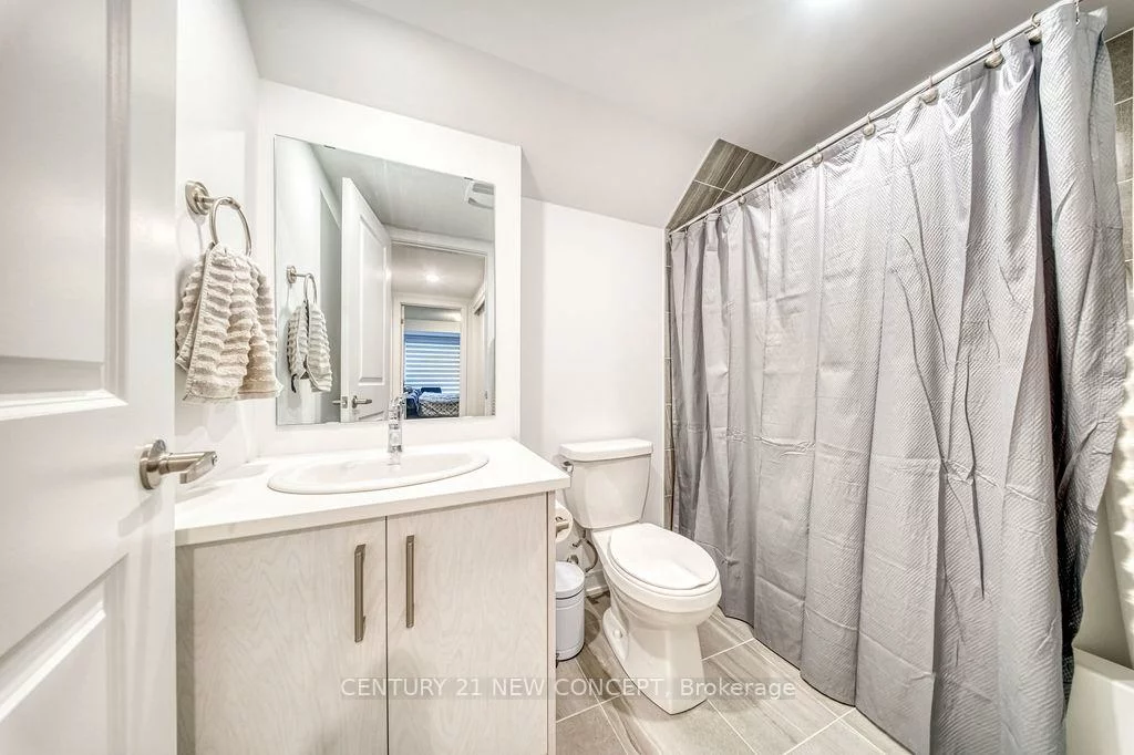 32, Magnolia, Innis-Shore, Barrie