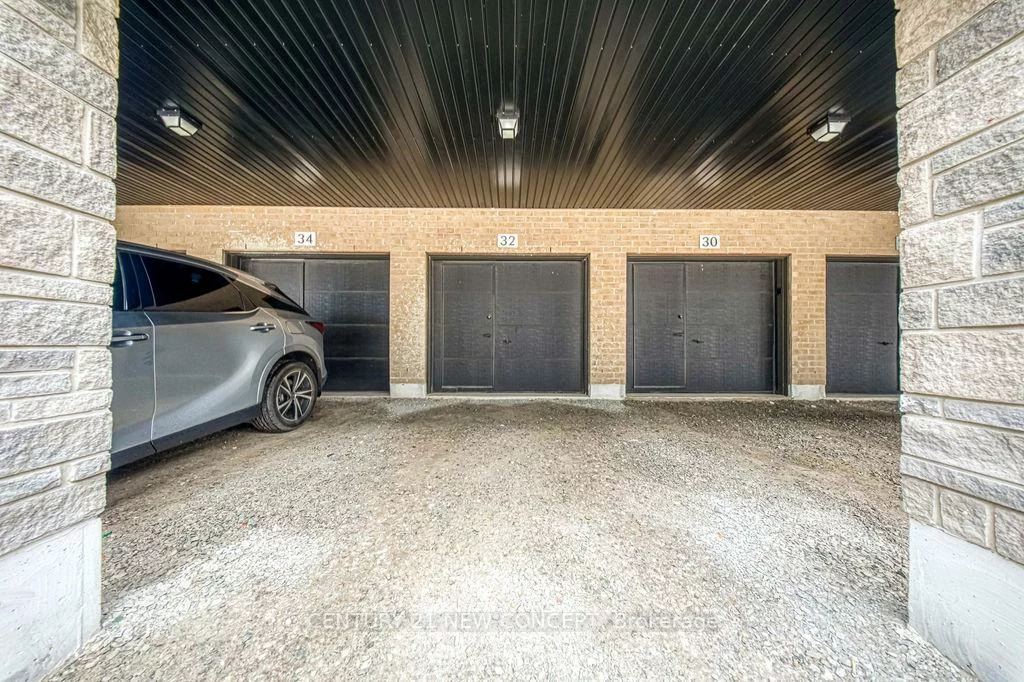 32, Magnolia, Innis-Shore, Barrie