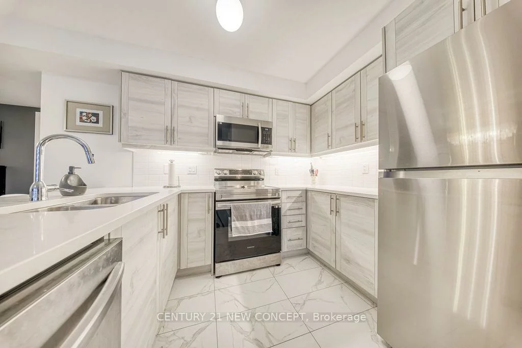 32, Magnolia, Innis-Shore, Barrie