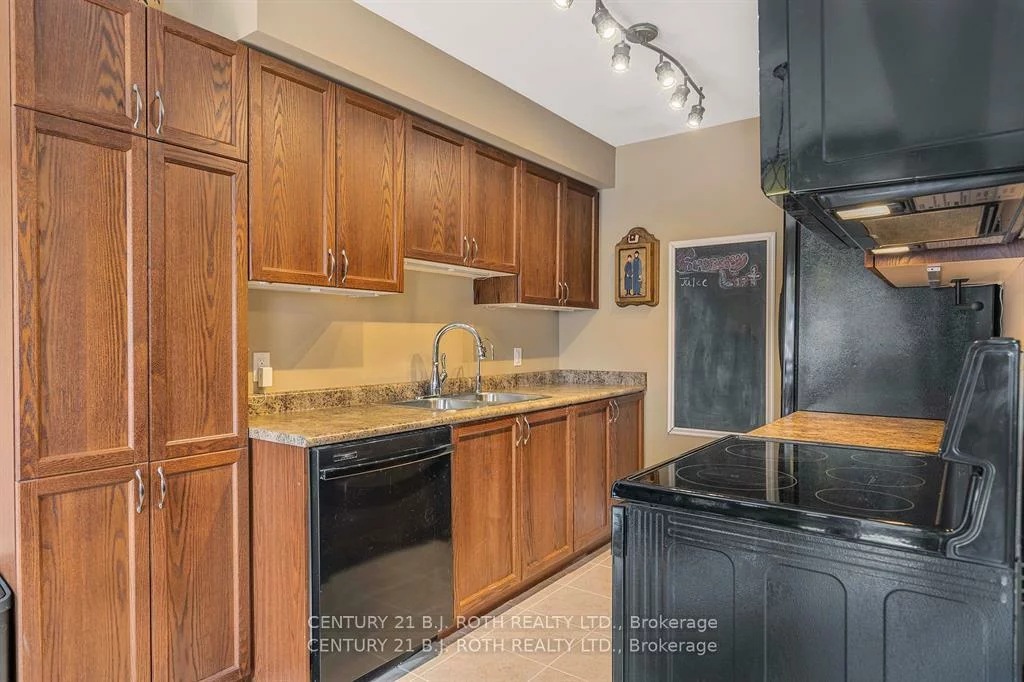 24, Southwoods, Holly, Barrie