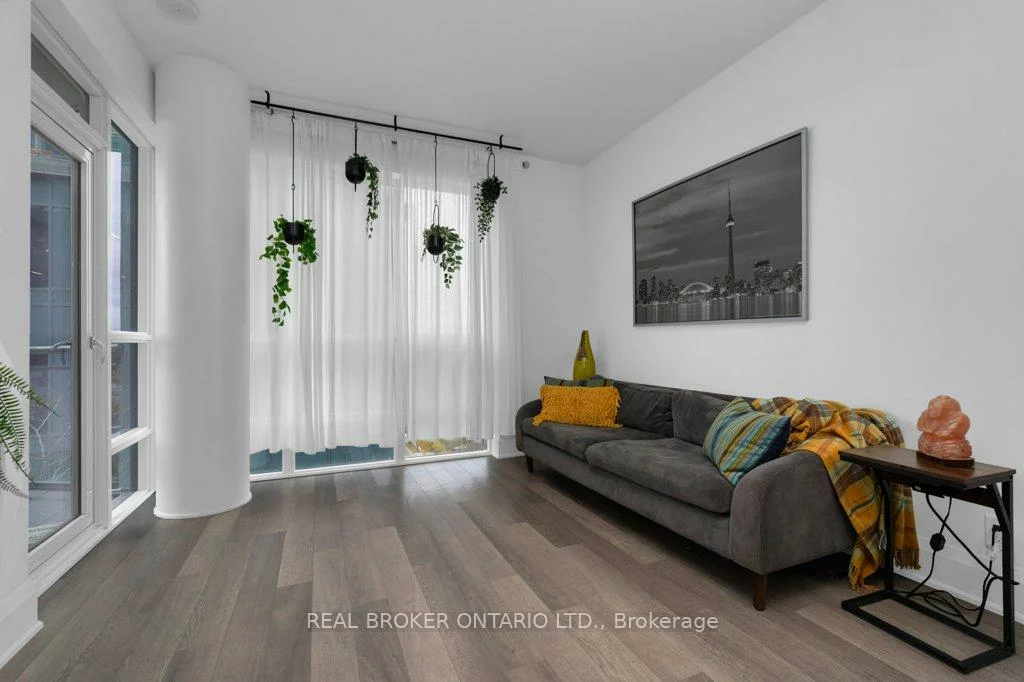 111, Worsley, City Centre, Barrie