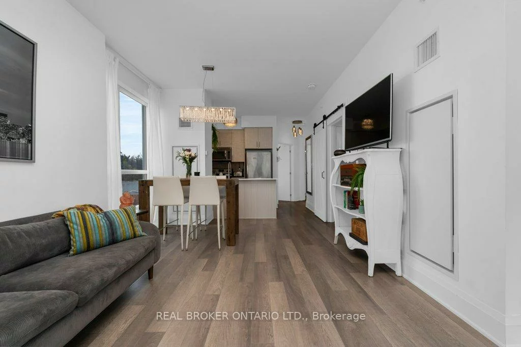 111, Worsley, City Centre, Barrie