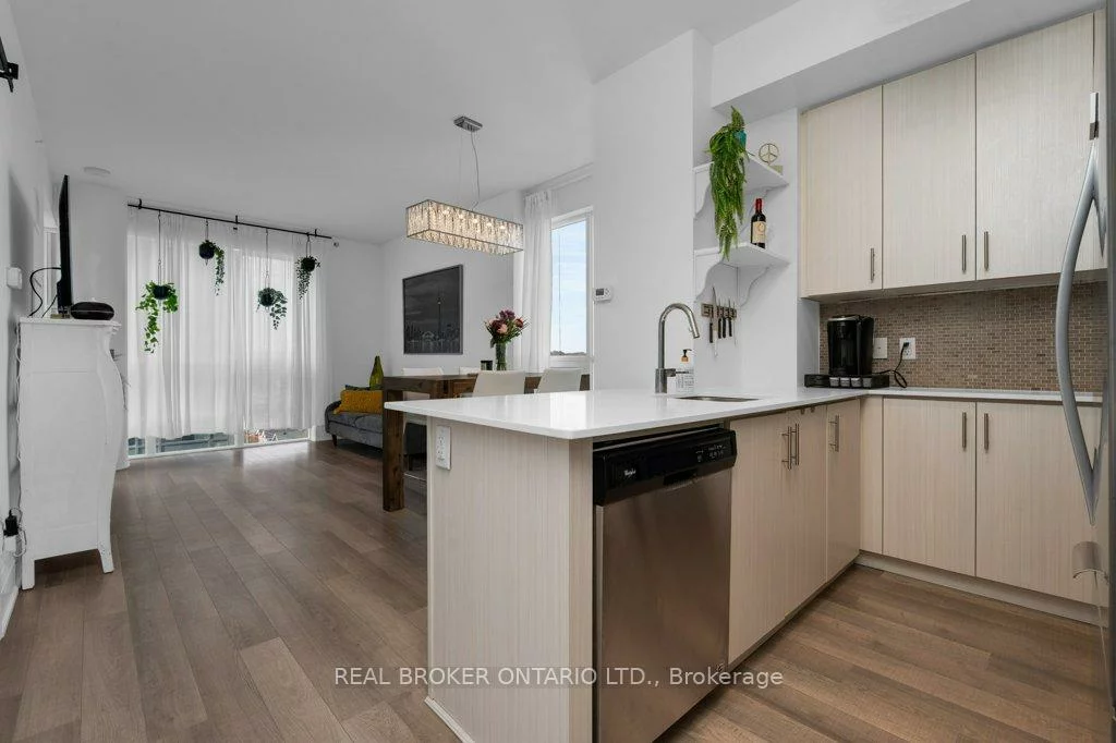 111, Worsley, City Centre, Barrie