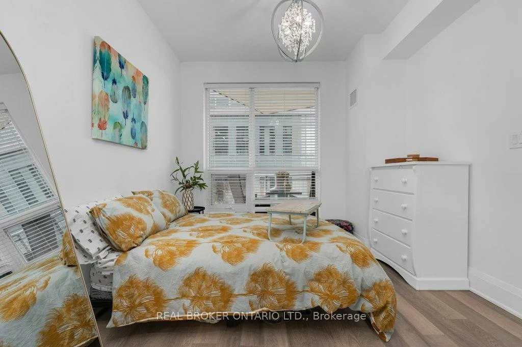 111, Worsley, City Centre, Barrie